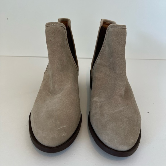 Steve Madden Darbie Suede Boots Size Taupe Dares 6.5 - Picture 2 of 11